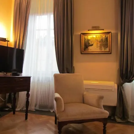 Couette-café L'approdo Di Sant'agostino 4*
